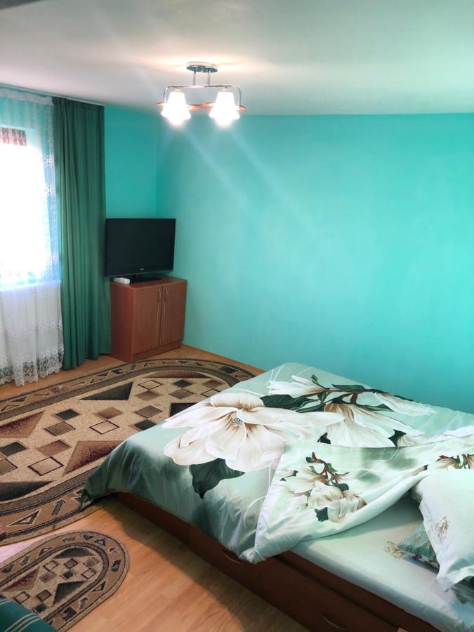 Casuta Bunicilor Isverna Hotel Ngoại thất bức ảnh